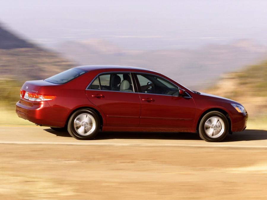  Honda Accord Sedan 2003 года  (US) (фото 14 из 19)